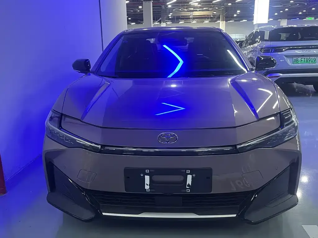 Toyota bZ3 2023 из CN, фото 4
