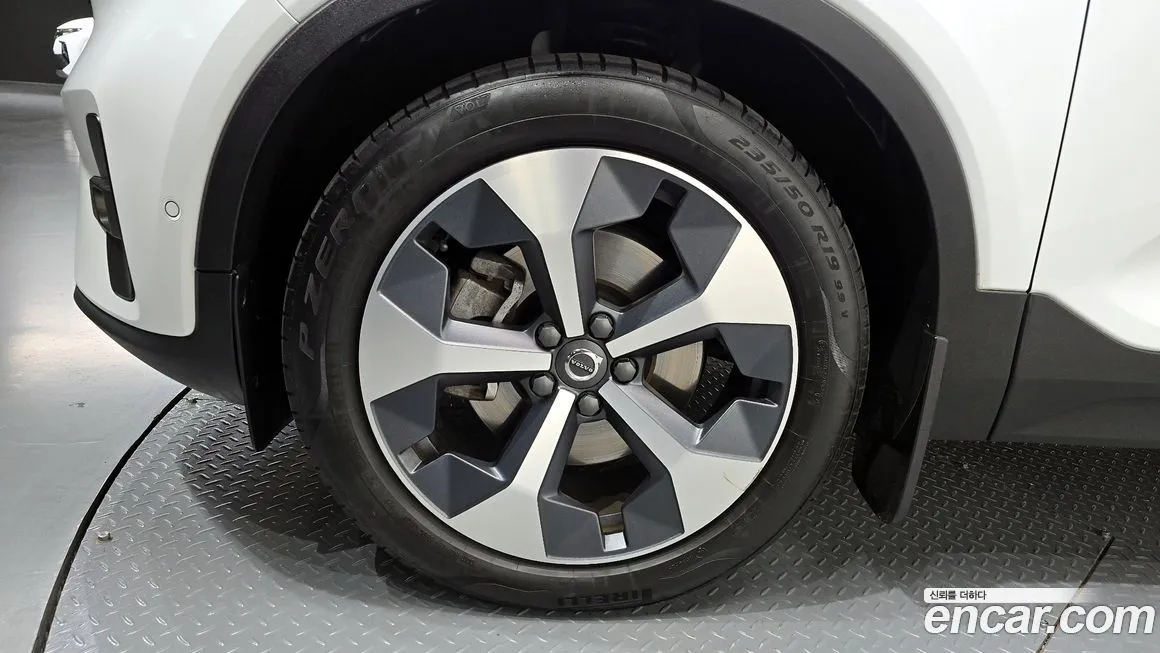 Volvo XC40 2023 из KR, фото 10