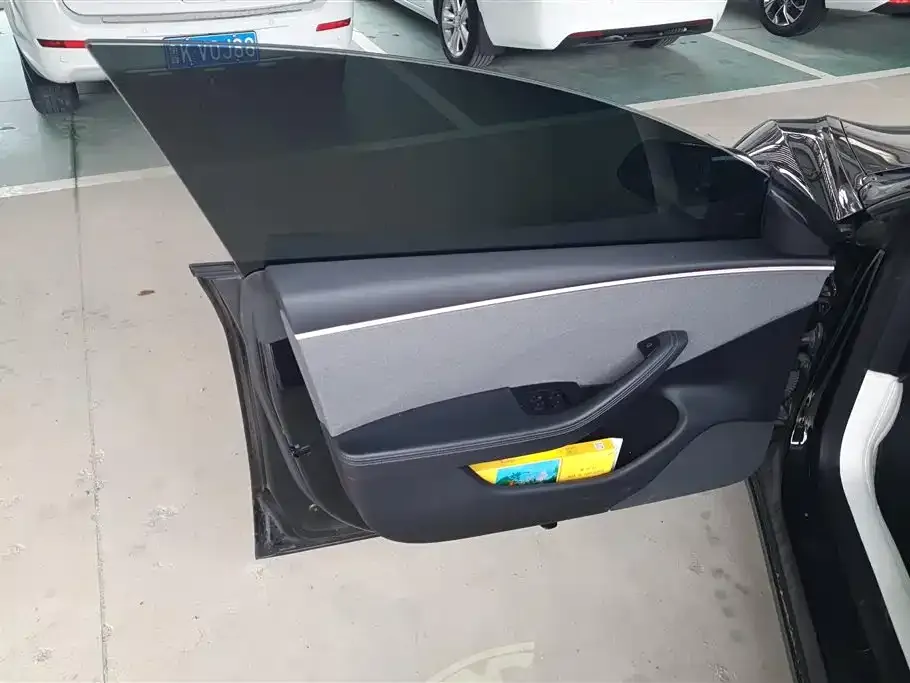 Tesla Model 3 — фото 3