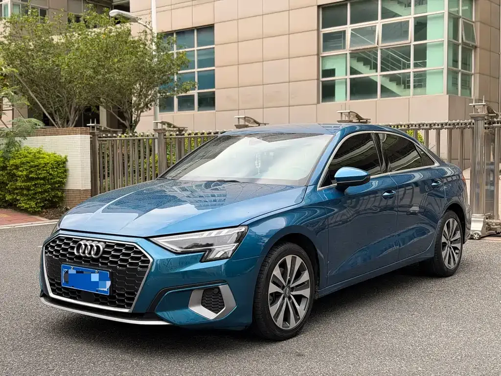 Audi A3 — фото 1
