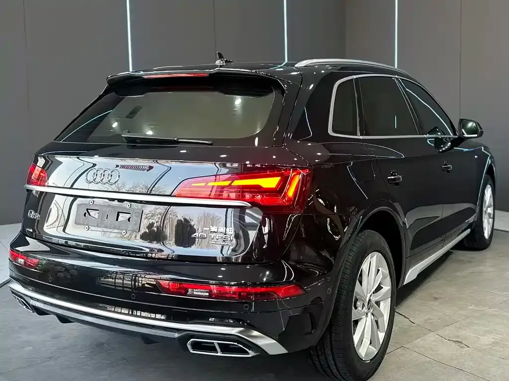 Audi Q5L — фото 5