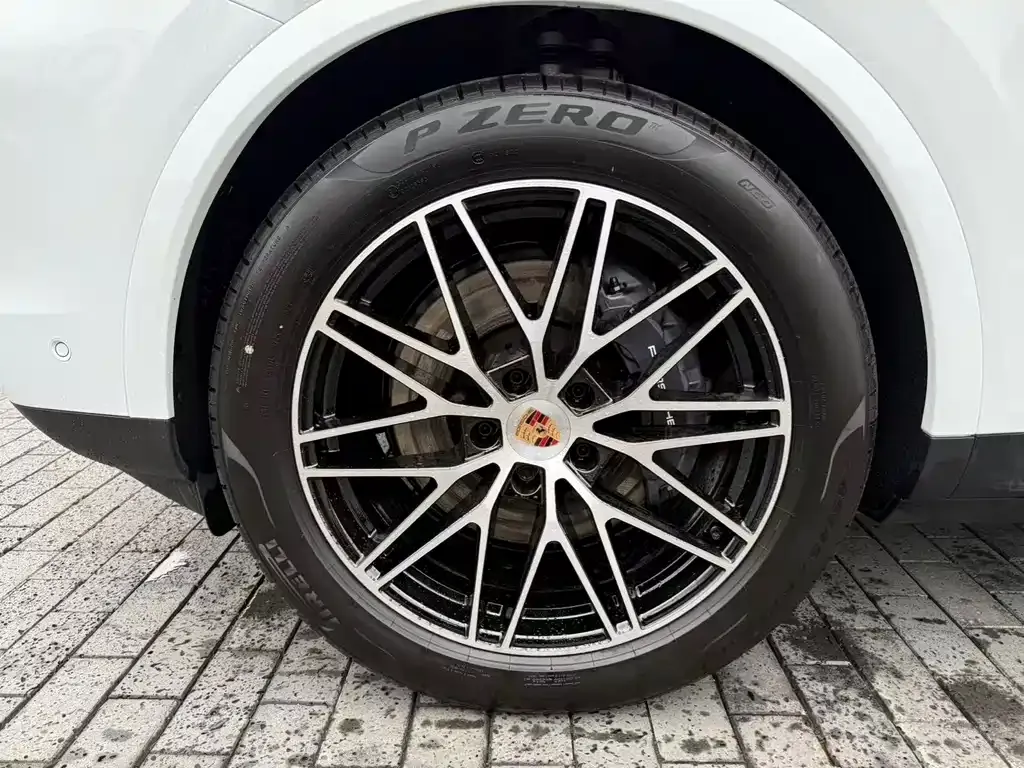 Porsche Cayenne — фото 10