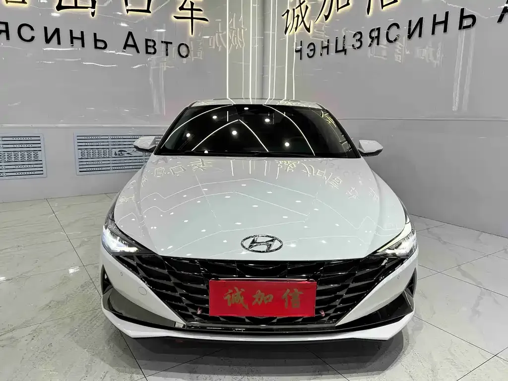 Hyundai Elantra — фото 3