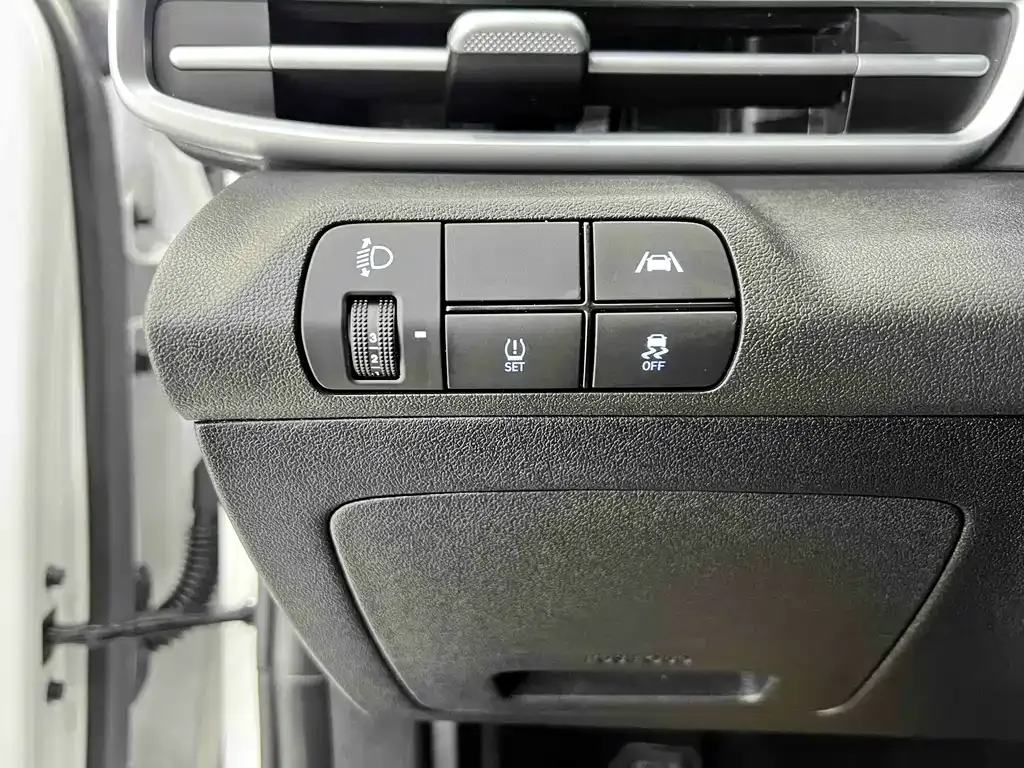Hyundai Elantra — фото 7