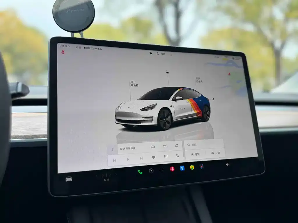Tesla Model 3 — фото 2