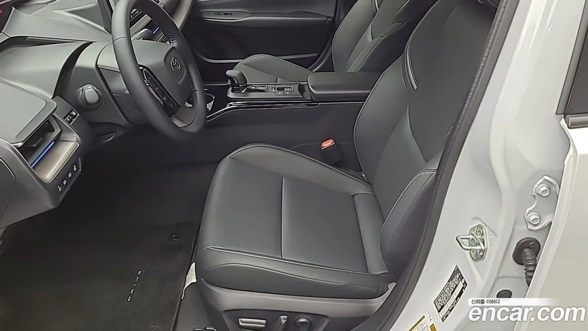 Toyota Prius 2025 из KR, фото 2