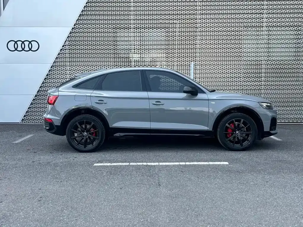Audi Q5L Sportback — фото 10