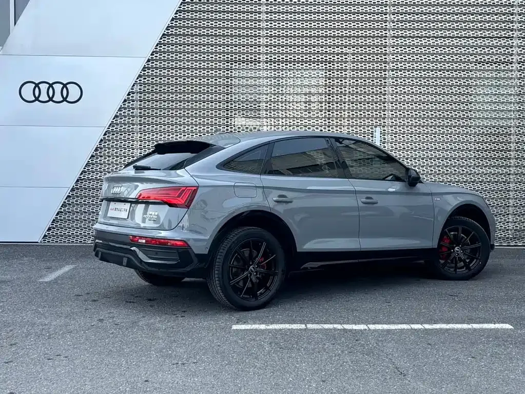 Audi Q5L Sportback — фото 8
