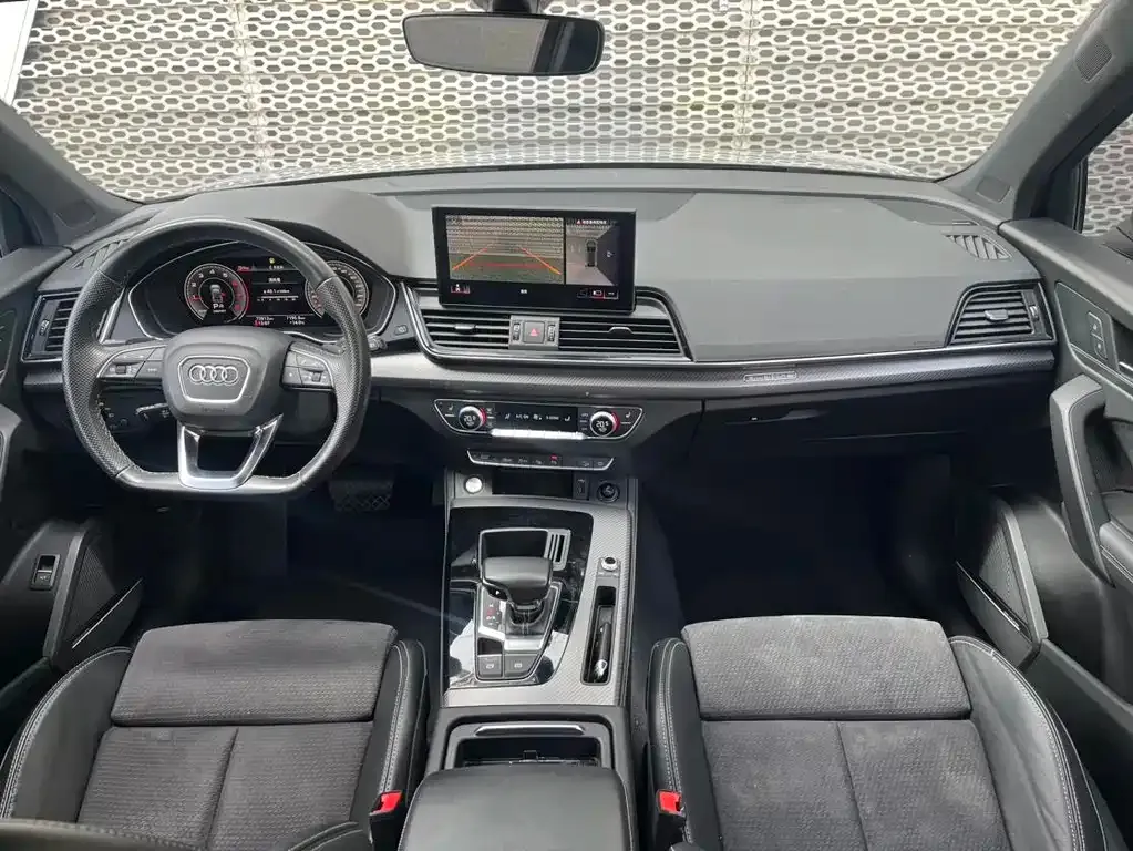 Audi Q5L Sportback — фото 4