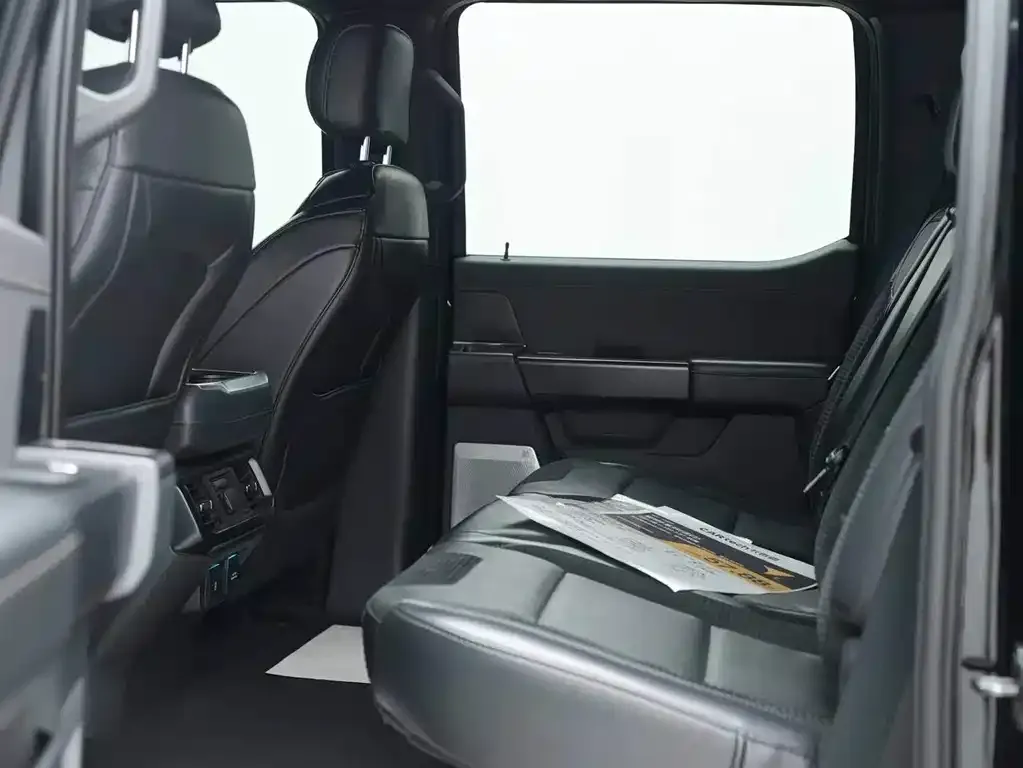 Ford F-150 Raptor 2023 из CN, фото 8
