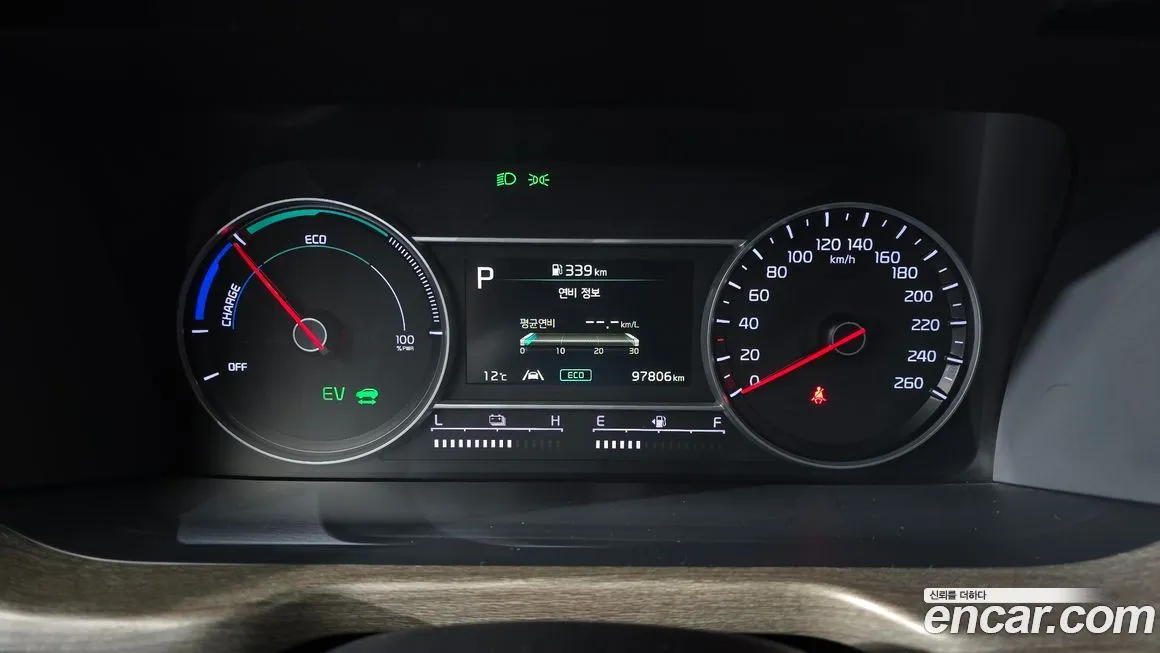 Kia Sorento — фото 7