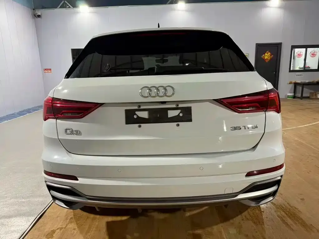 Audi Q3 — фото 10