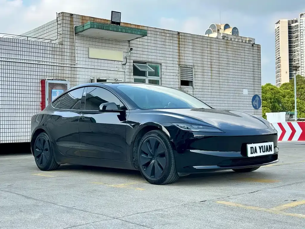 Tesla Model 3 — фото 9