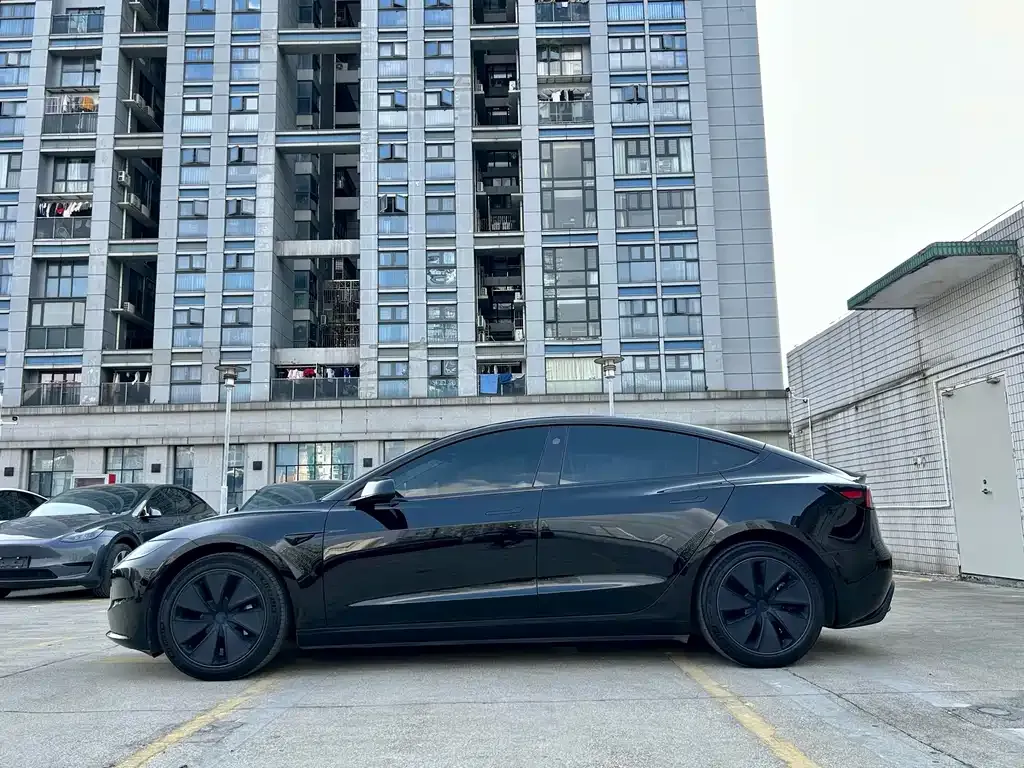 Tesla Model 3 — фото 5