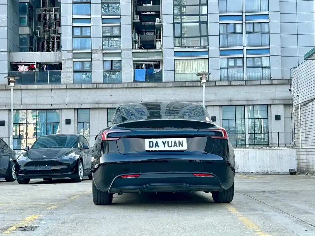 Tesla Model 3 — фото 8
