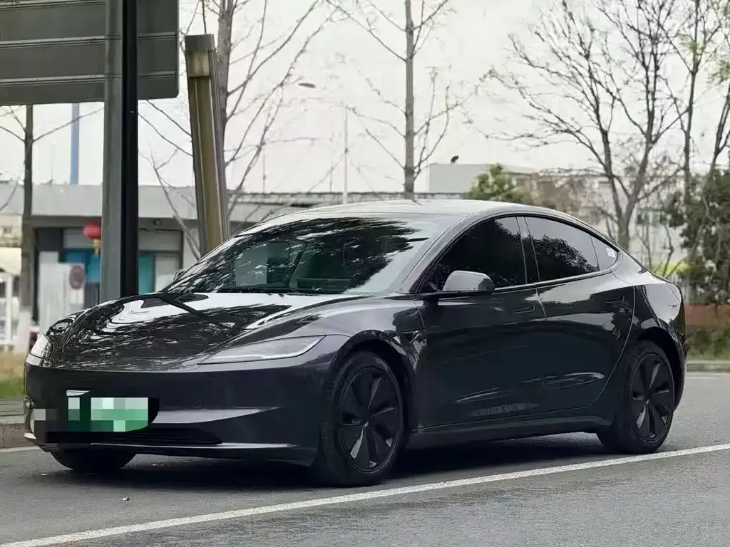 Tesla Model 3 — фото 9