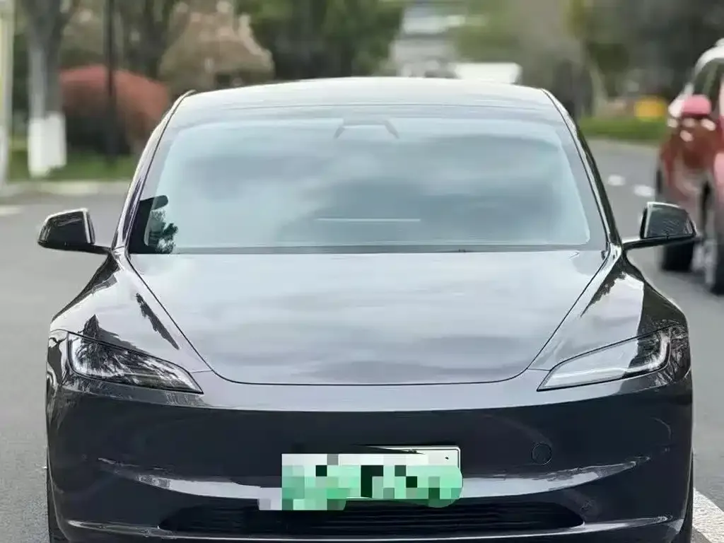 Tesla Model 3 — фото 3