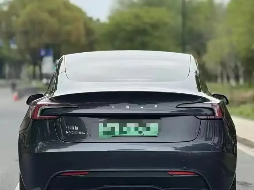 Tesla Model 3 — фото 2