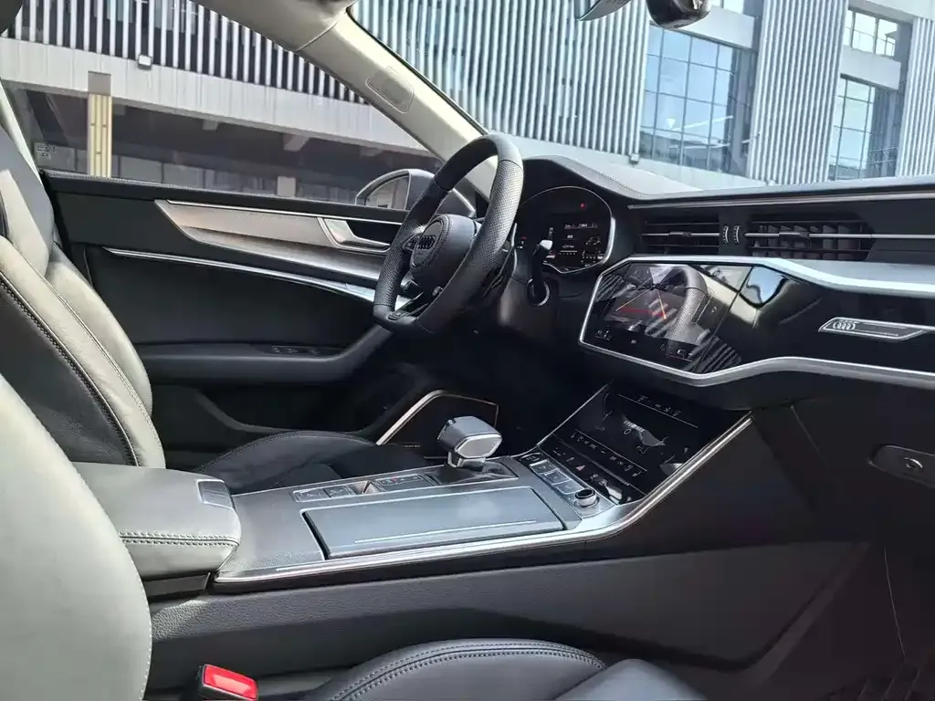 Audi A7 2023 из CN, фото 4