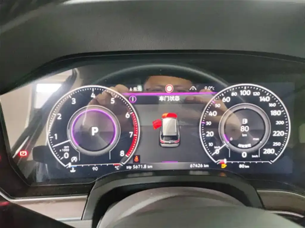 Volkswagen Touareg 2023 из CN, фото 2