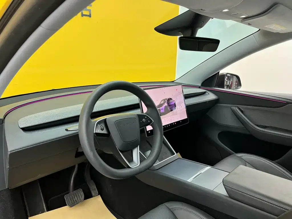 Tesla Model Y — фото 5