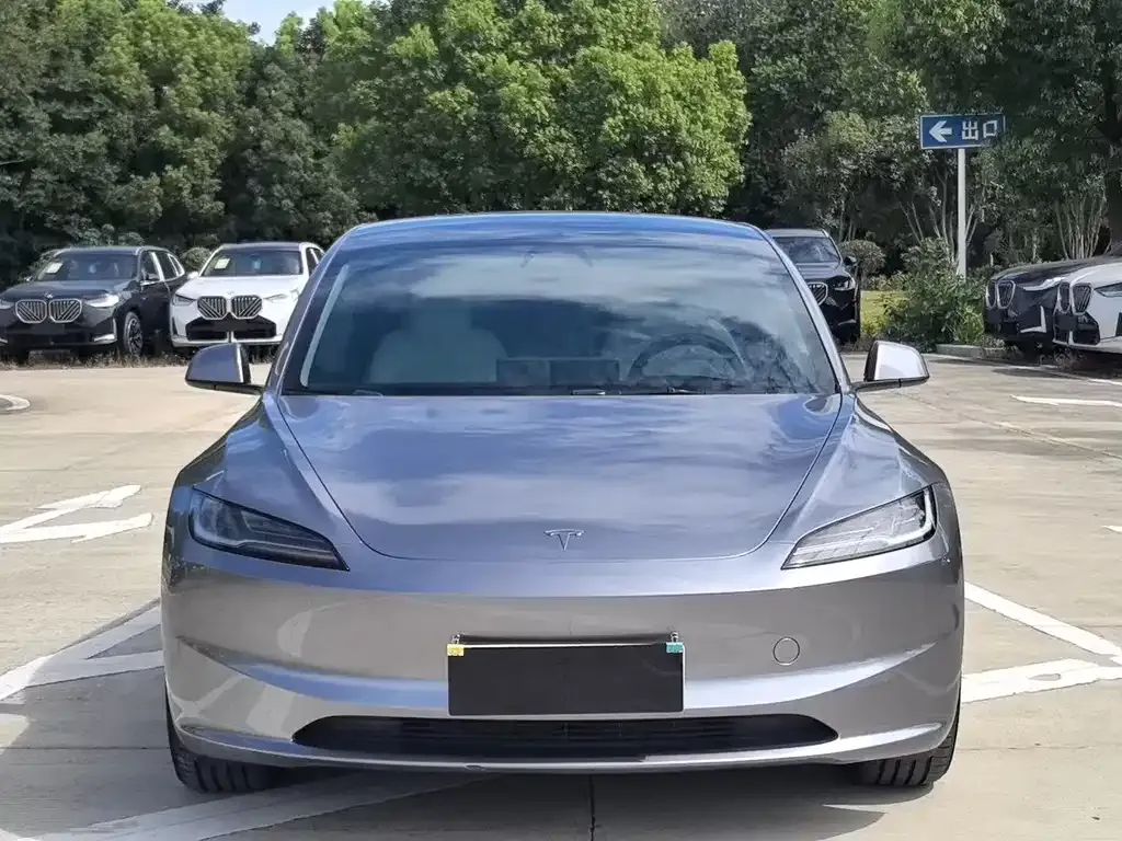 Tesla Model 3 — фото 5