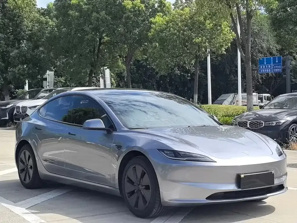 Tesla Model 3 — фото 6