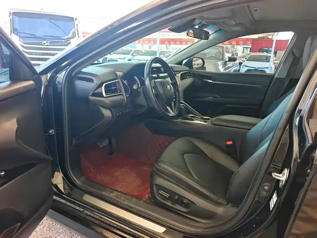 Toyota Camry 2021 из CN, фото 2