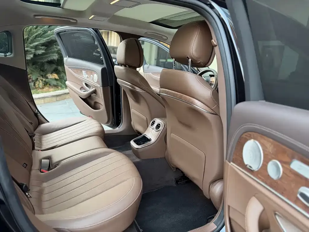 Mercedes-Benz E-Class 2023 из CN, фото 8