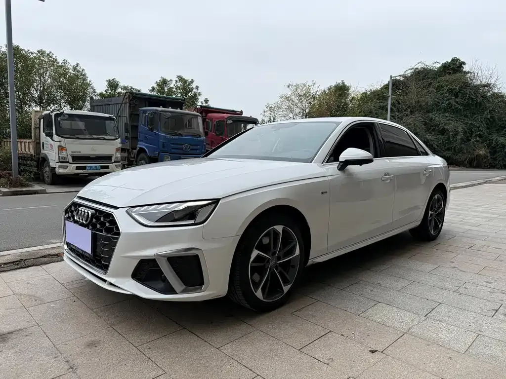 Audi A4L 2021 из CN, фото 1
