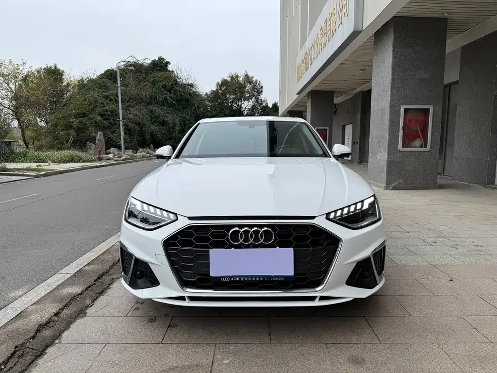 Audi A4L 2021 из CN, фото 10