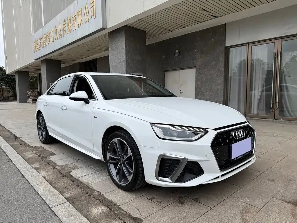 Audi A4L 2021 из CN, фото 6