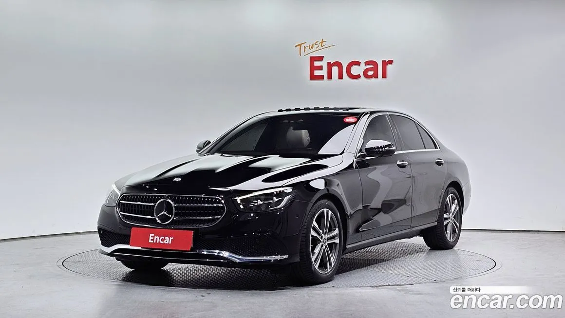 Mercedes-Benz E-Class — фото 1