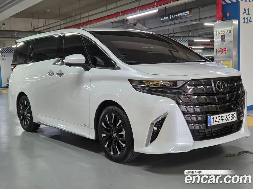 Toyota Alphard — фото 7