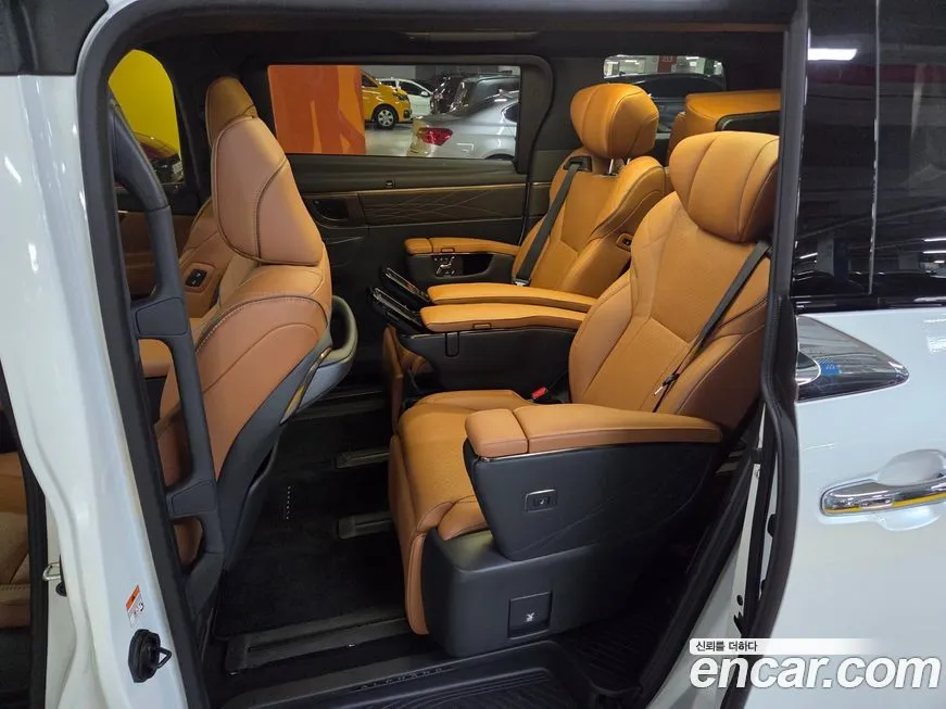 Toyota Alphard — фото 4