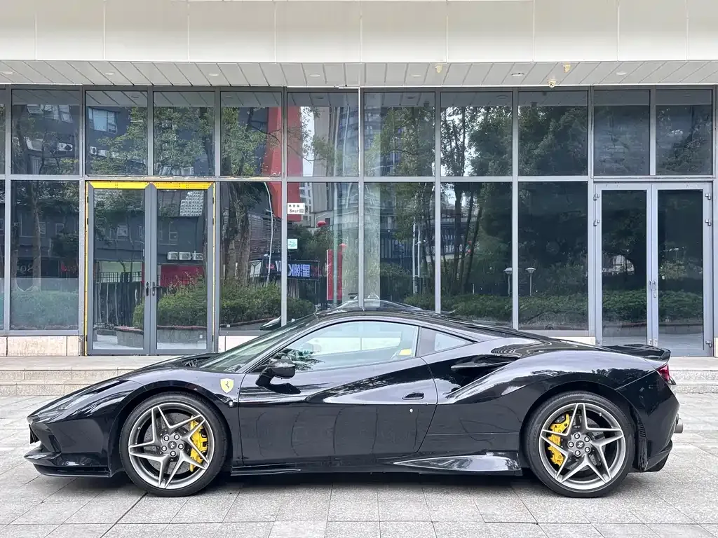 Ferrari F8 — фото 3