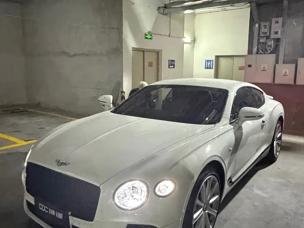 Bentley Continental — фото 1
