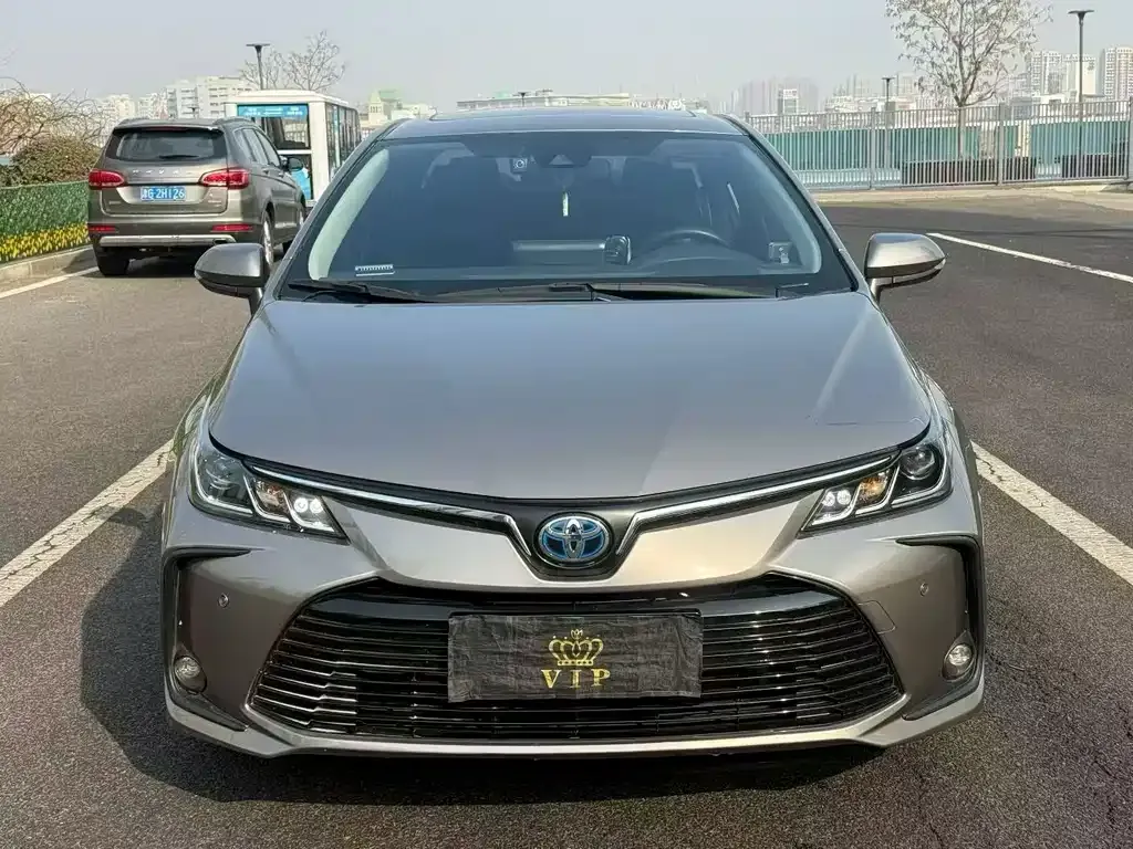 Toyota Corolla — фото 8