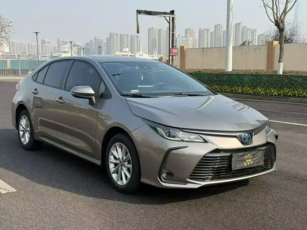 Toyota Corolla — фото 5
