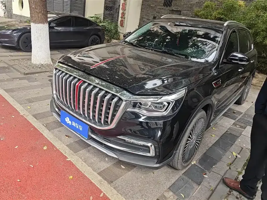 Hongqi HS7 — фото 1