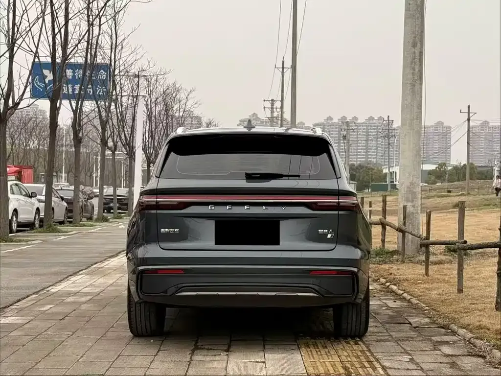 Geely Xingyue L — фото 9
