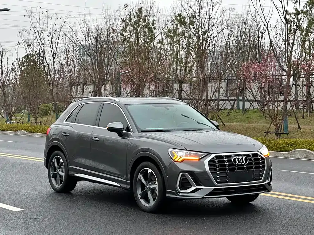 Audi Q3 — фото 8