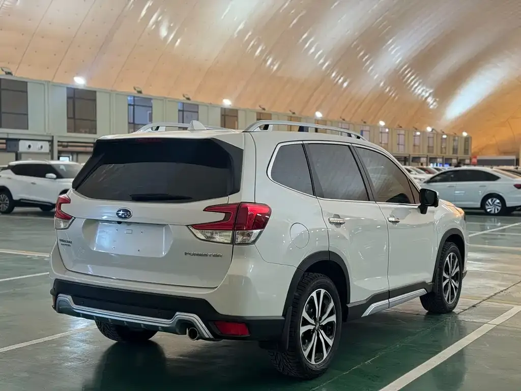 Subaru Forester — фото 2