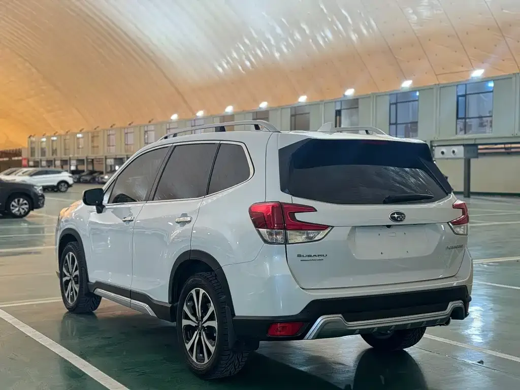 Subaru Forester — фото 4