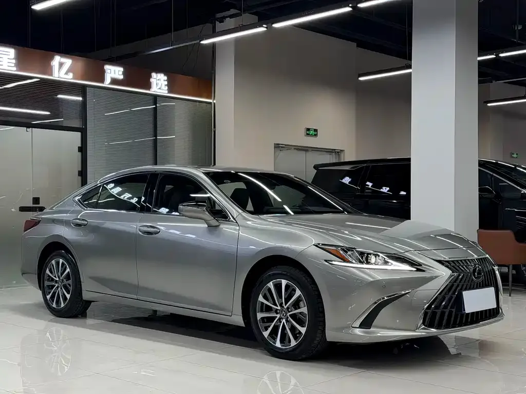 Lexus ES — фото 6