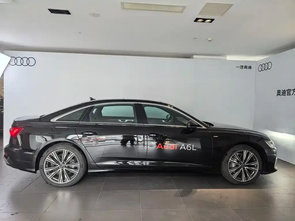 Audi A6L 2025 из CN, фото 5