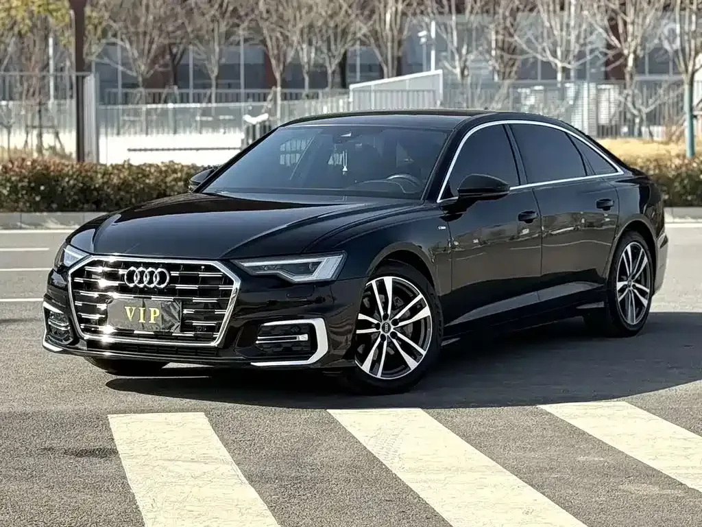 Audi A6L — фото 1