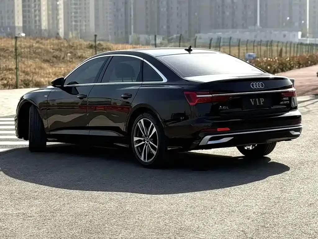 Audi A6L — фото 6