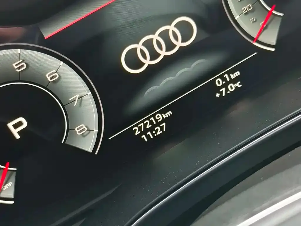 Audi A6L — фото 2