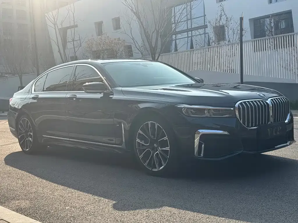 BMW 7 Series — фото 6